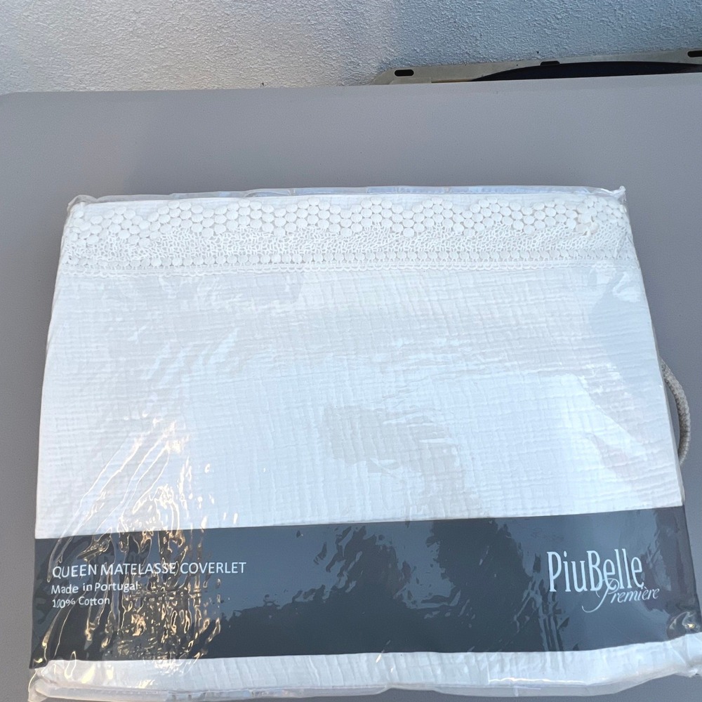 PiuBelle‎ Premiere Queen Matelasse Coverlet White 100% Cotton Lace Trim